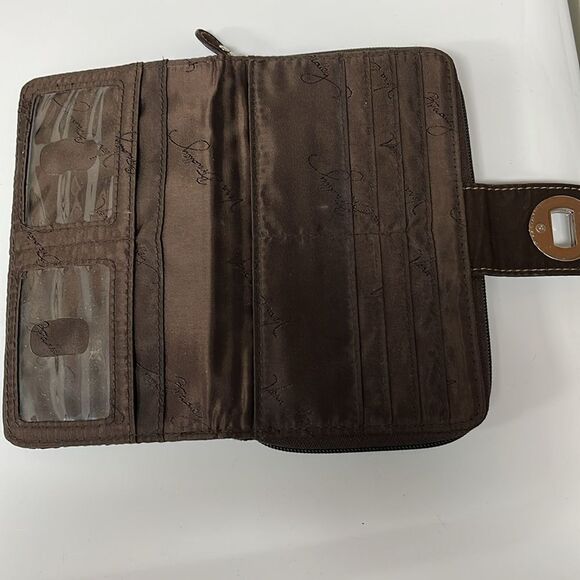 Vera Bradley Brown Quilted Wallet with Turn Lock - Picture 4 of 4